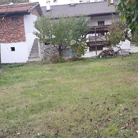 R. Dermendzhiev アパート メルニック